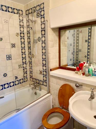 GuestReady - Bright airy and lovely flat overlooking Chelsea