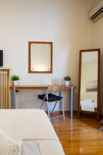 Two bedroom Apt in Syntagma - Ermou area - Tap to explore photos