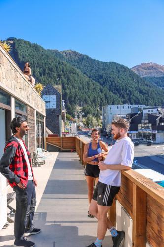 Adventure Queenstown Hostel – Queenstown, CA