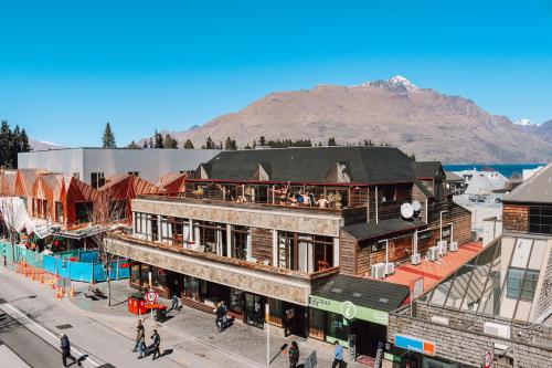 Adventure Queenstown Hostel – Queenstown, CA