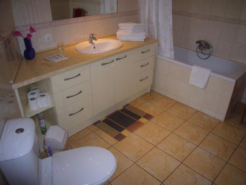 Apartment image 10