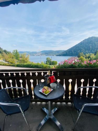 Triple Room with Lake View