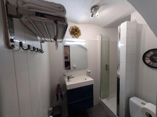 Баня, La Chambre d'Hôtes du Cladan (La Chambre d'Hotes du Cladan) in Serres