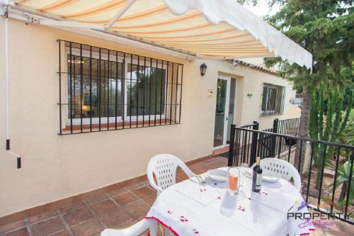 Casa Sierra - Private Holiday Cottage In Malaga - Tap to explore photos