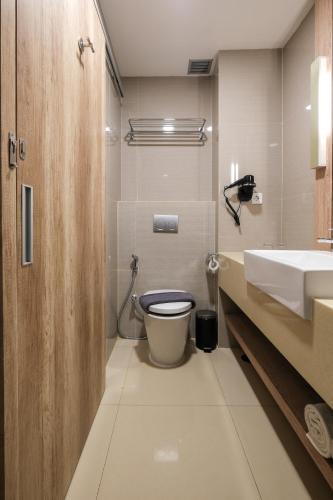 Deluxe Twin Room image 4
