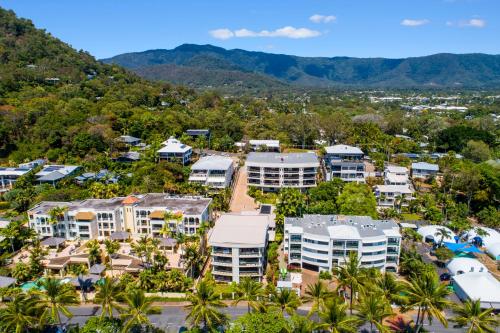 Surrounding environment, Meridien at Trinity Apartment in Trinity Beach