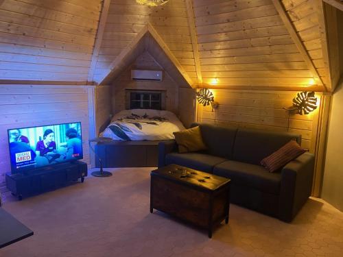 1 double bed, 1 sofa bed