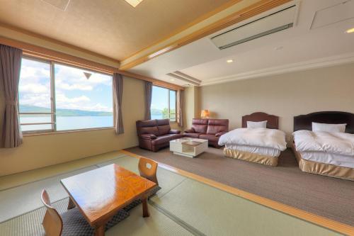 Junior Suite with Private Bathroom with Lake View