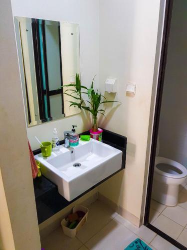 Salle de bain, Aloha Guest House 2 - Female Only in Medang