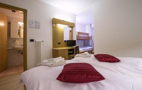 AlpenColor Hotel Tonale - Family Hotel