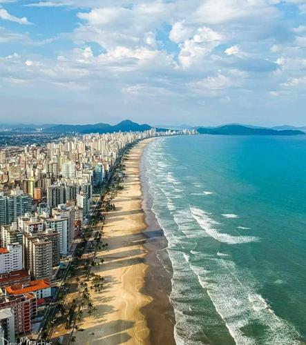 Casa Praia Grande WIFI 3dorm 2ban 2carr churrasq 400mts da praia Tupi in วีลาตูปี