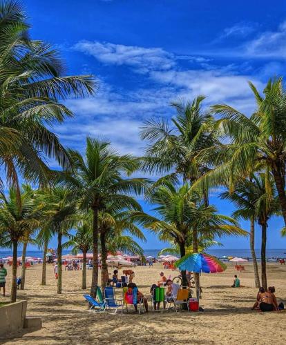 Casa Praia Grande WIFI 3dorm 2ban 2carr churrasq 400mts da praia Tupi in วีลาตูปี