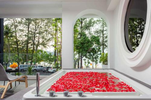 room detail thumbnail 2