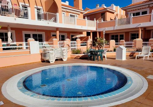  Apartamento funcional en residencial con piscina en inmejorable ubicación en centro de la isla in Caleta De Fuste