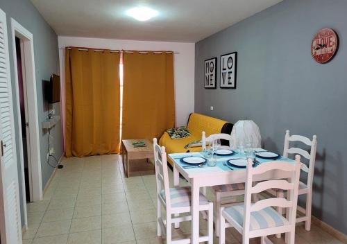 Apartamento funcional en residencial con piscina en inmejorable ubicacion en centro de la isla, Fuerteventura