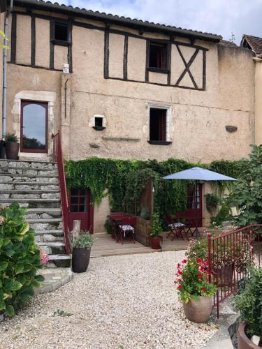 Maison Lapopie chambres et gîte (Maison Lapopie chambres et gite) in Saint-Gery