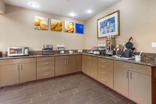 餐廳, 凱爾索凱富套房酒店-朗維爾 (Comfort Inn & Suites Kelso - Longview) in 凱爾索 (WA)