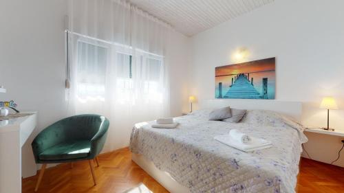 Comfort One-Bedroom Apartment with Sea View 