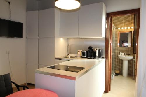 One-Bedroom Apartment image 3