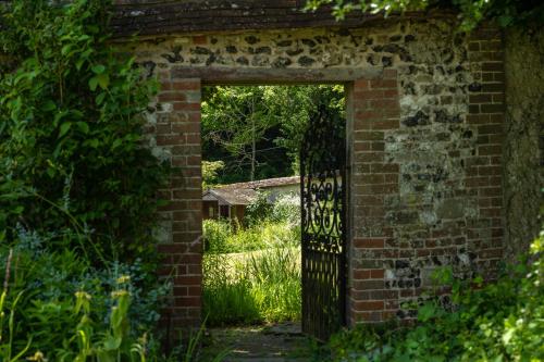 Henge Estate - Restored Manor House, up to 11 en-suite bedrooms