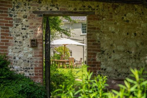 Henge Estate - Restored Manor House, up to 11 en-suite bedrooms