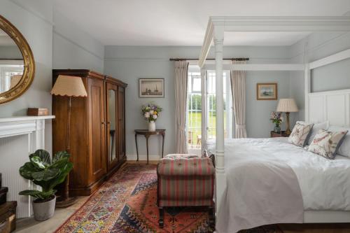 Henge Estate - Restored Manor House, up to 11 en-suite bedrooms