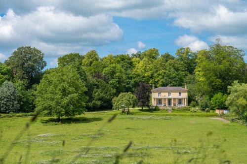 Henge Estate - Restored Manor House, up to 11 en-suite bedrooms