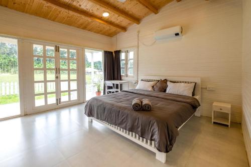 The Nook, A 2br cottage, Stay, Dine and Fitness