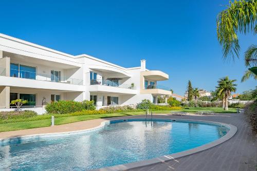 Holiday Apartment in Vila Ancora Lagos, Close to Praia Dona Ana