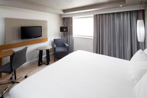 Premium Super King Room image 7