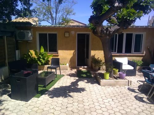 Facilities, Studios - Bord de Plage near Le riad