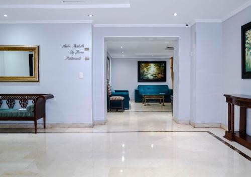 ล็อบบี้, Hotel Internacional La Triada near สนามบินนานาชาติปาโลเนโกร