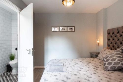 Alfred St Apartment - image 13