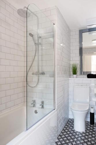 Alfred St Apartment - image 11