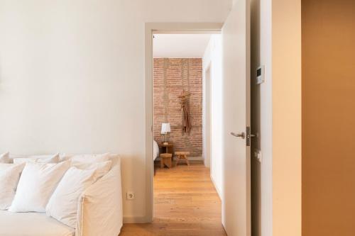 DestinationBCN Universitat Apartments