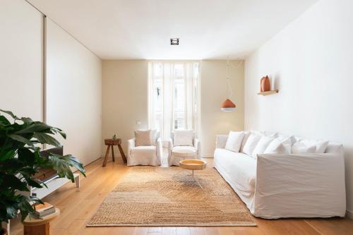 DestinationBCN Universitat Apartments