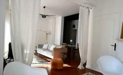 Appartement vue sur Notre Dame de la Garde gîte à louer Marseille 02