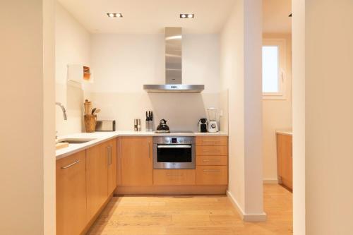 DestinationBCN Universitat Apartments