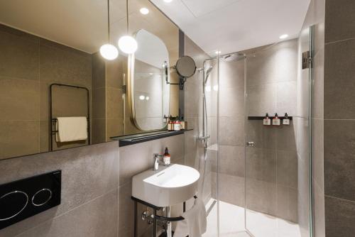 EmiLu Hotel - image 3