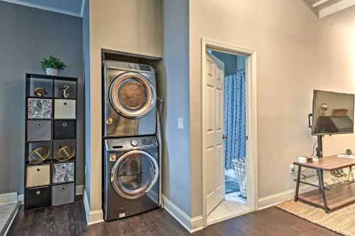 Chic Baltimore Apartment 2 Mi to Downtown! in Baltimore, USA