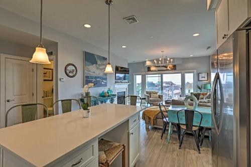 Hampton Condo with Balconies 1 Block to Beach!, Hampton (photo 9)