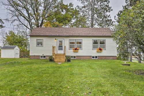 Birchwood Cottage with Red Cedar Lake Access!