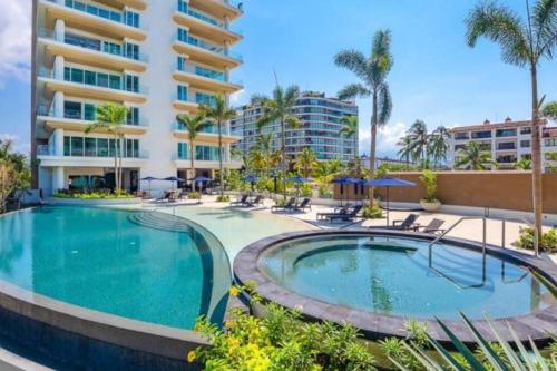Stylish brand new Corner condo at VMarina 5thfloor