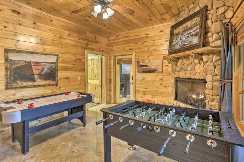 Cherry Lake Lodge with Hot Tub, Fire Pit and Game Room