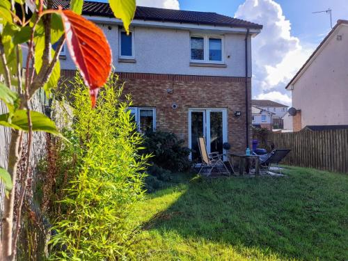 2bed Guest Wing - Charming Glasgow Villa - off M8 M80 BnB Premier Inn Glasgow South