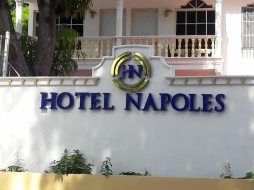 . Hotel Napoles