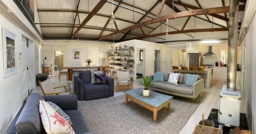 Rock Davis Luxury Beachouse - 100mtrs to Beach