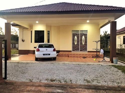 Danial Homestay Ajil in Ajil