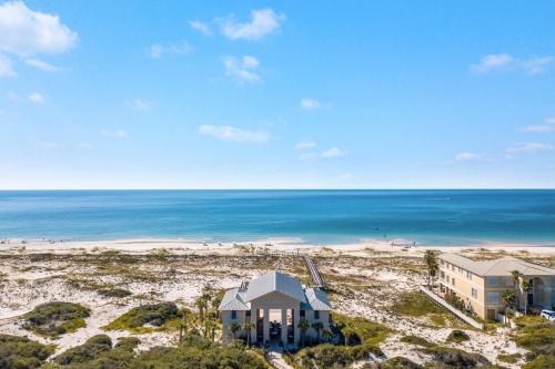NEW Kiva on the Gulf w Private Beach, Golf, Pools, Spa & Amazing Balcony Views!