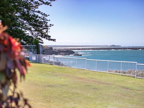 Craigmore On The Beach Unit 4 - ground floor with views